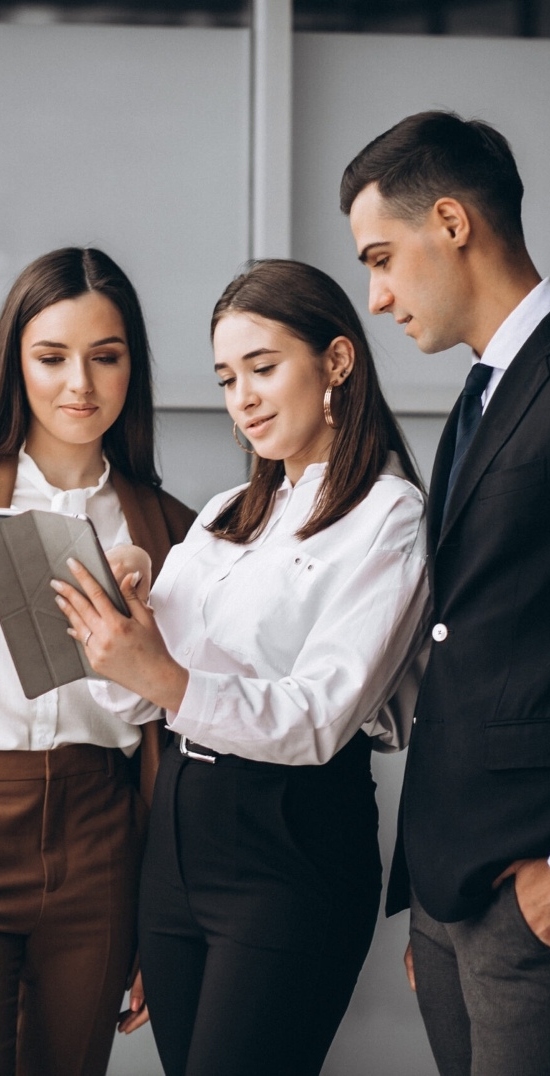 logistic-manager-talking-walkietalkie-container-warehouse-control-loading-containers-container-yard-terminal-shipping-worker-container-talking-radio-m@2x (2) (1)